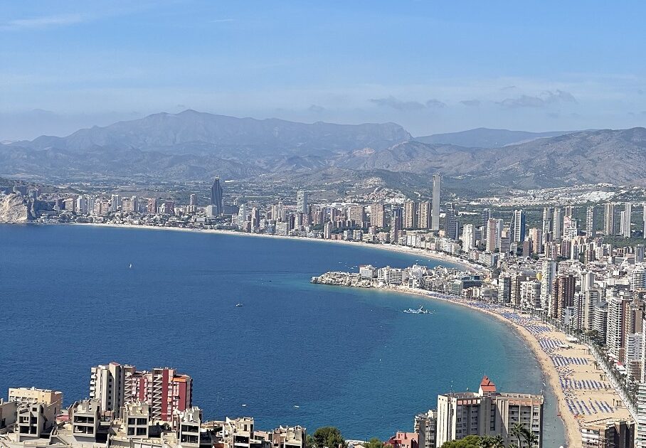 Vacaciones en Benidorm por Fincas Arena