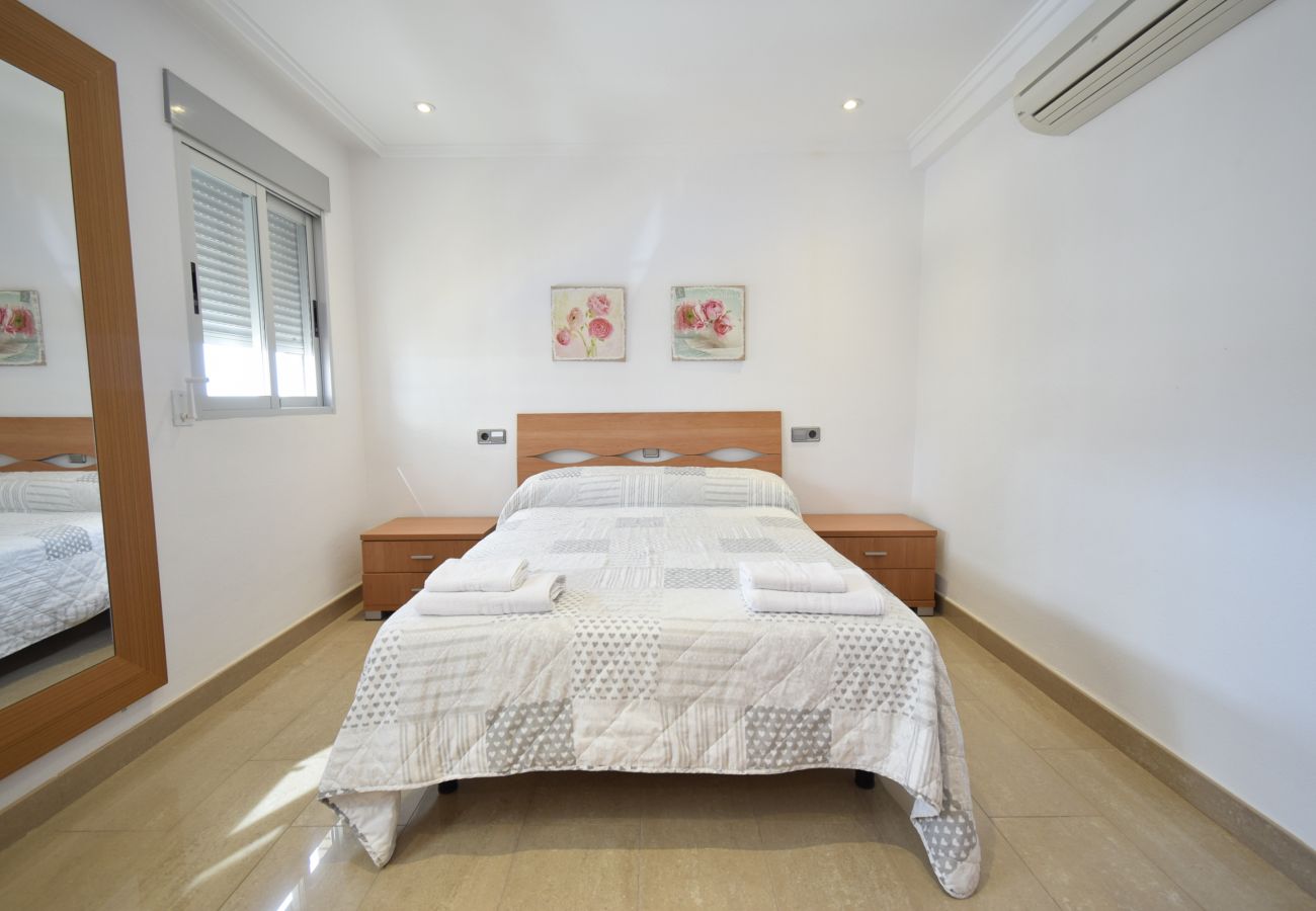 Appartement in Benidorm - MAR Y VENT - ZEEZICHT (3 SLAAPKAMER)