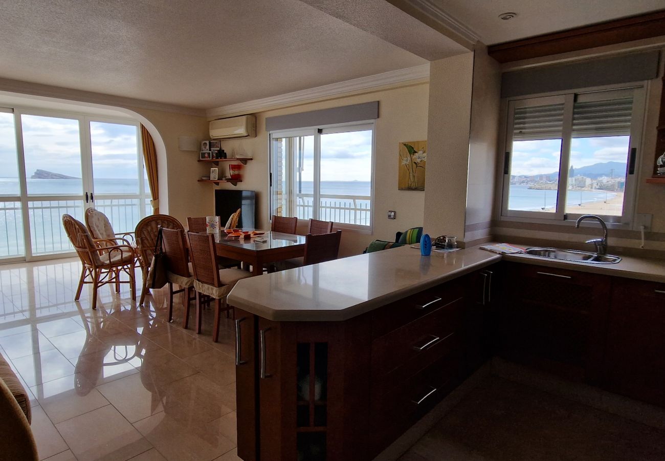 Appartement in Benidorm - MAR Y VENT - ZEEZICHT (3 SLAAPKAMER)