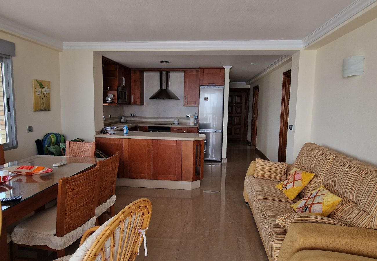 Appartement in Benidorm - MAR Y VENT - ZEEZICHT (3 SLAAPKAMER)