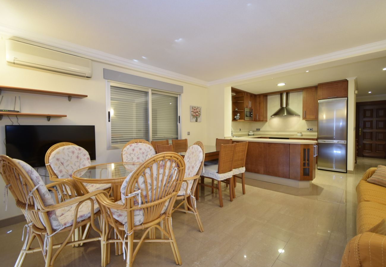 Appartement in Benidorm - MAR Y VENT - ZEEZICHT (3 SLAAPKAMER)