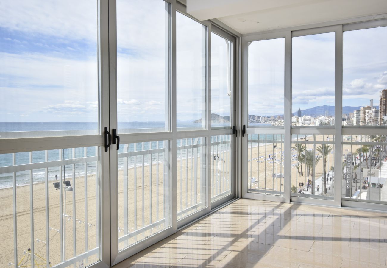 Appartement in Benidorm - MAR Y VENT - ZEEZICHT (3 SLAAPKAMER)