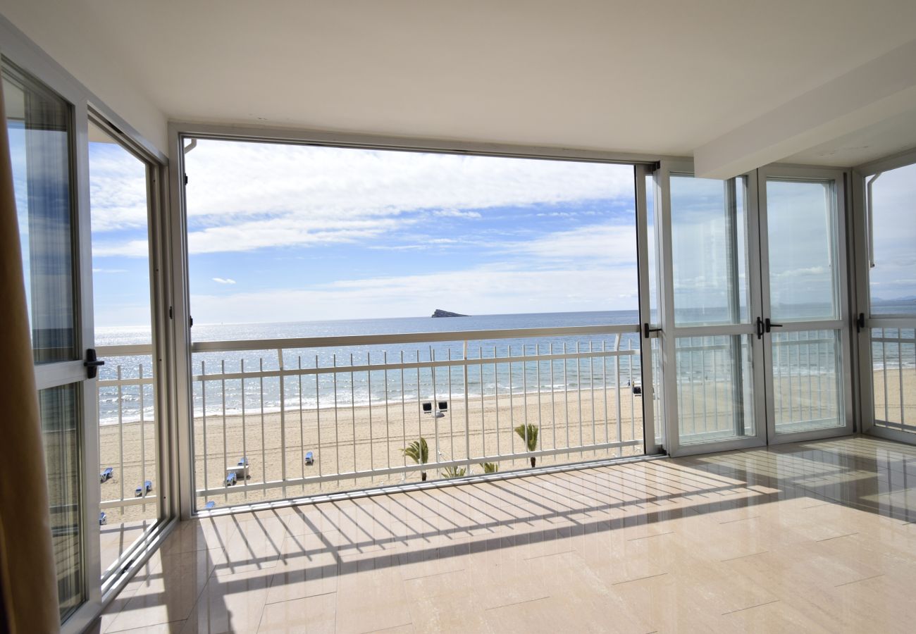 Appartement in Benidorm - MAR Y VENT - ZEEZICHT (3 SLAAPKAMER)