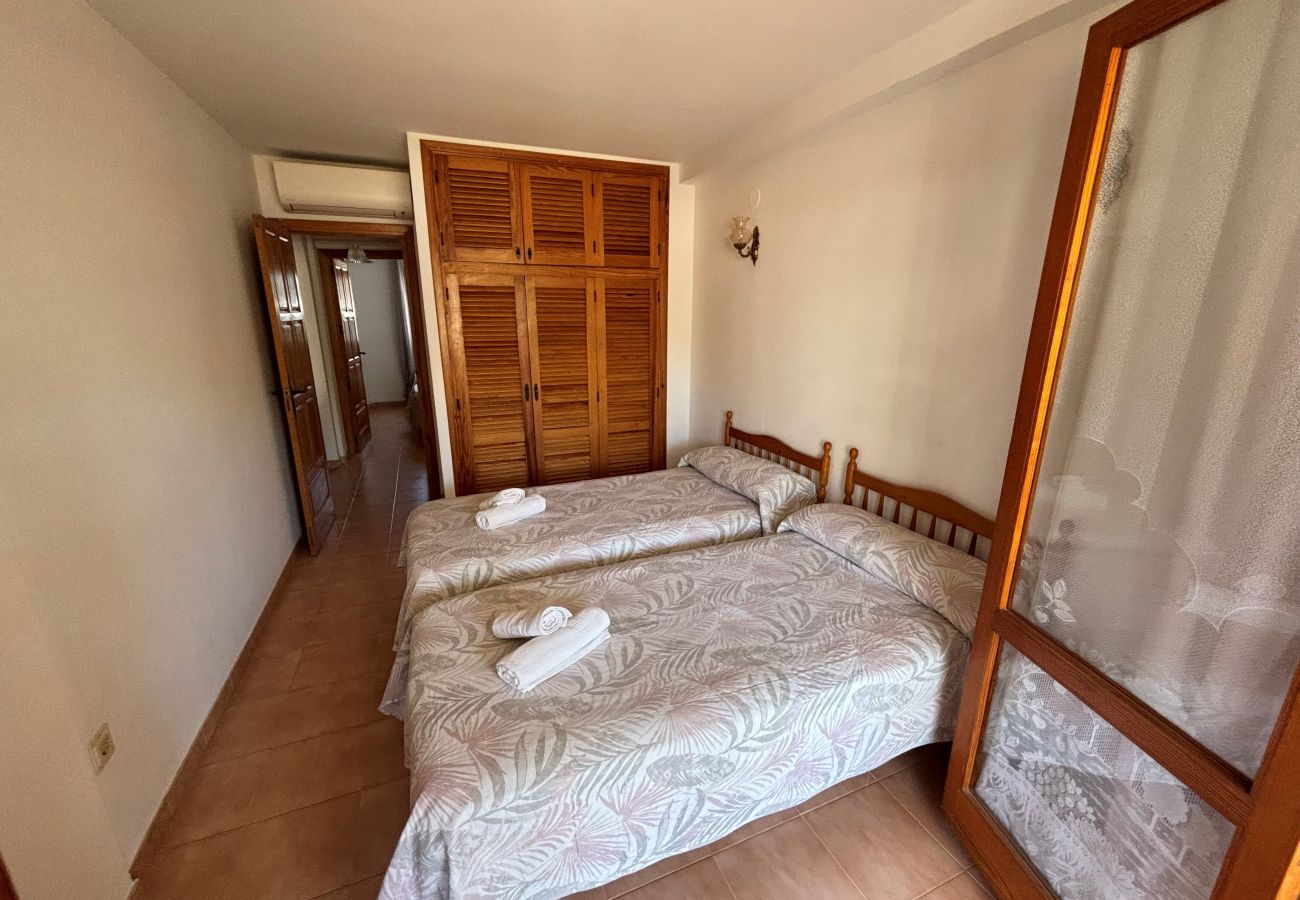 Appartamento a Denia - Apartamento en planta baja frente a la piscina y en primera linea de playa