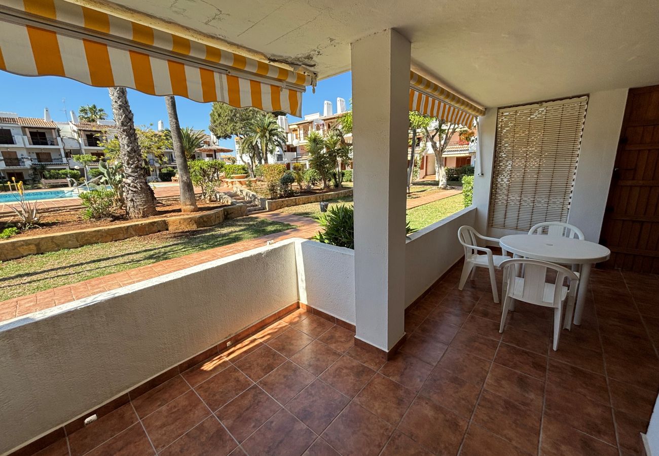 Appartamento a Denia - Apartamento en planta baja frente a la piscina y en primera linea de playa