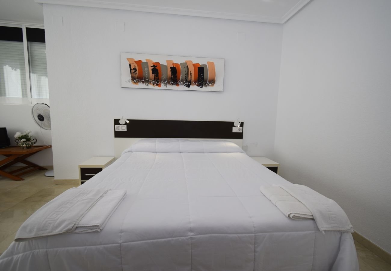 Apartamento em Benidorm - PINTOR ROSALES  (3 QUARTOS)